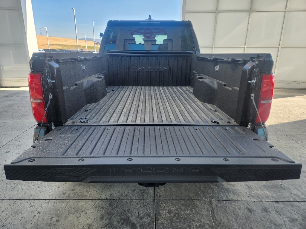 2026 Toyota Tacoma SR5 - Photo 7