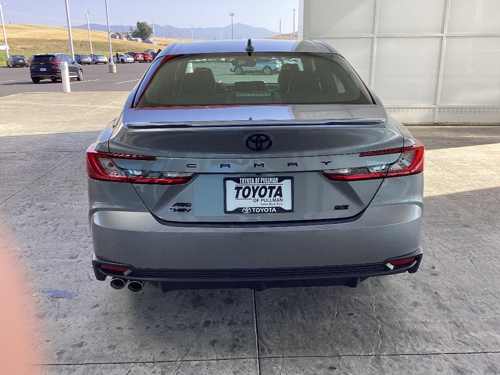 2025 Toyota Camry SE photo 7
