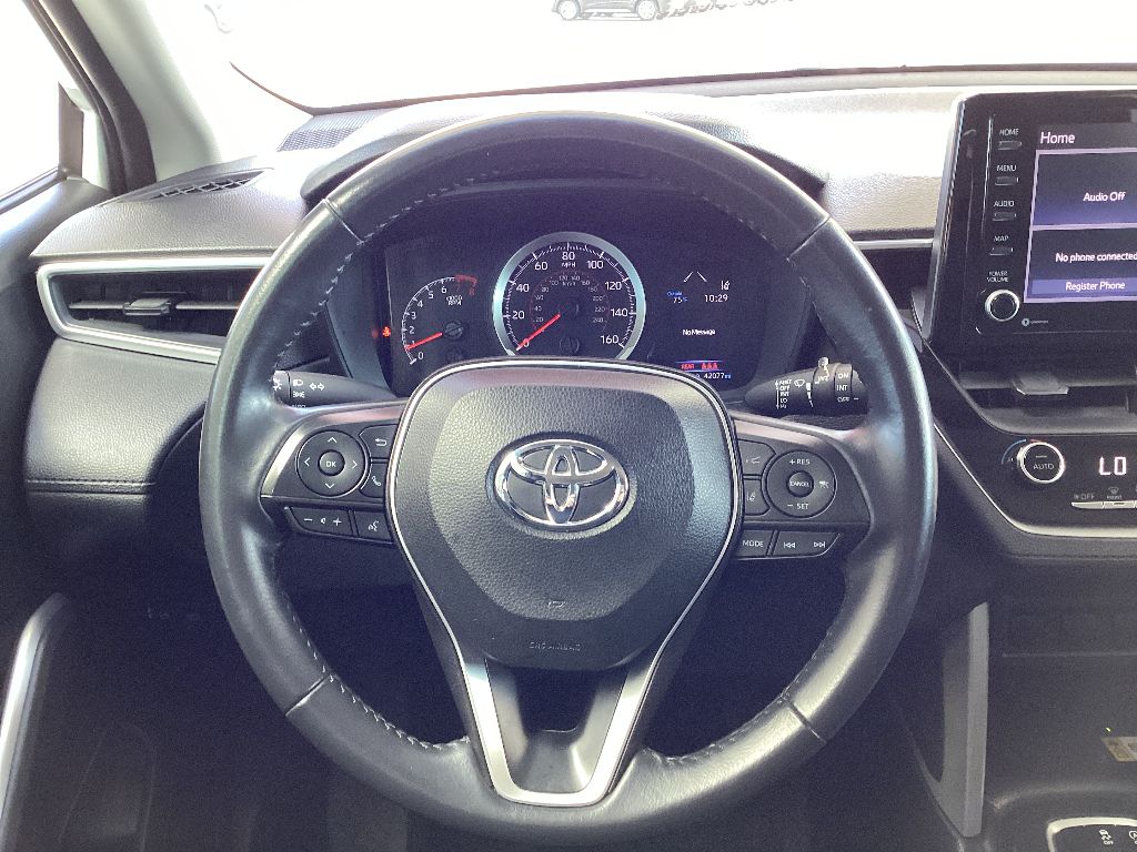 2022 Toyota Corolla Cross LE photo 13