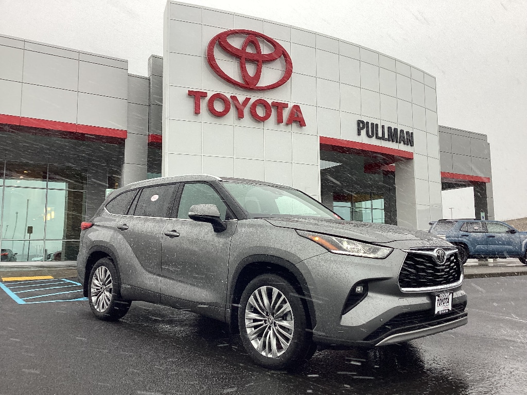 2026 Toyota Highlander Platinum's photo