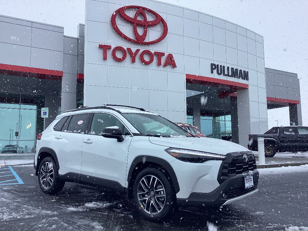 2026 Toyota Corolla Cross XLE's photo