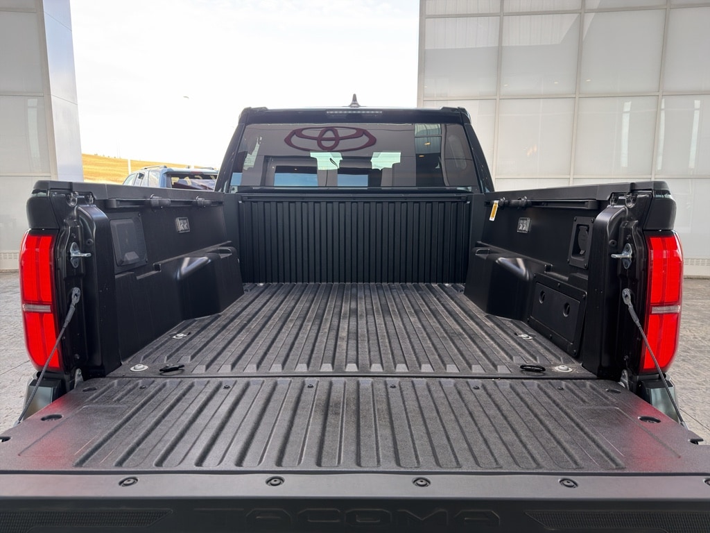 2025 Toyota Tacoma TRD Off Road - Photo 8