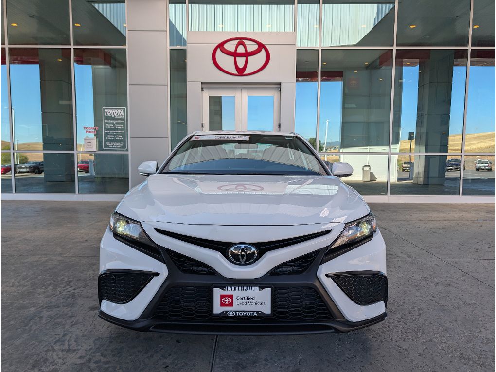 2023 Toyota Camry SE photo 3