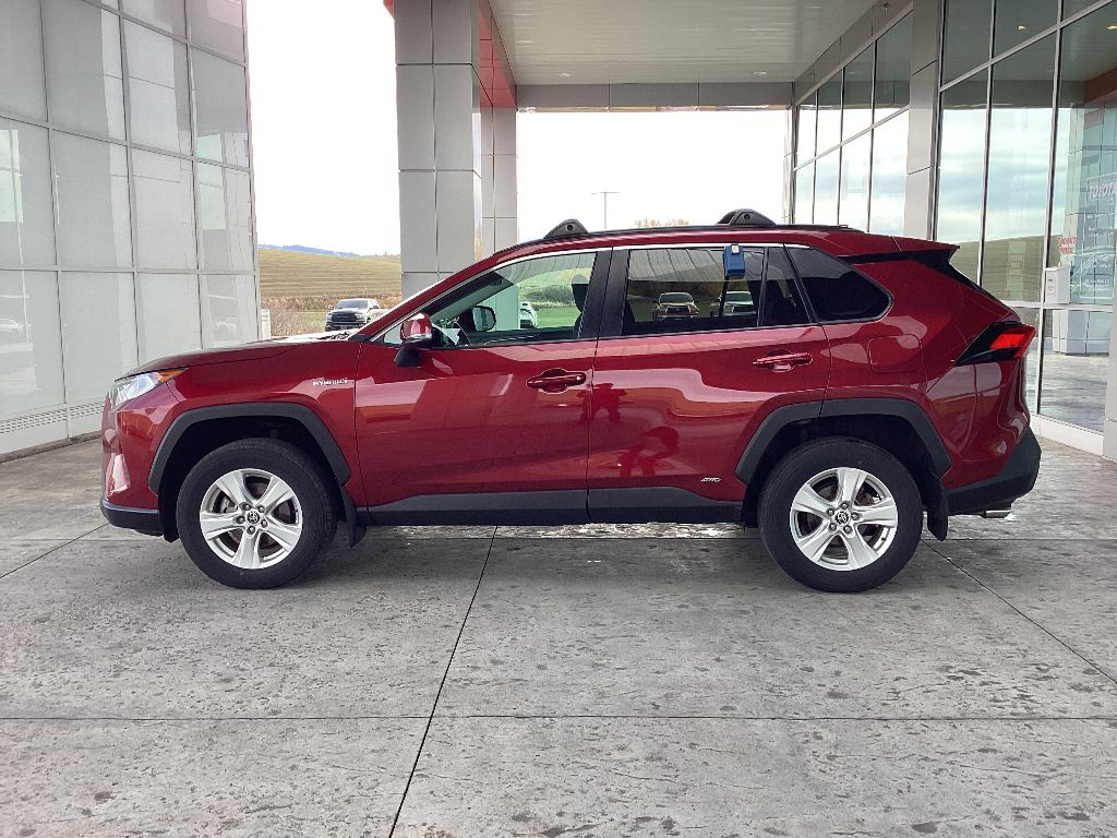 2021 Toyota RAV4 Hybrid XLE photo 3