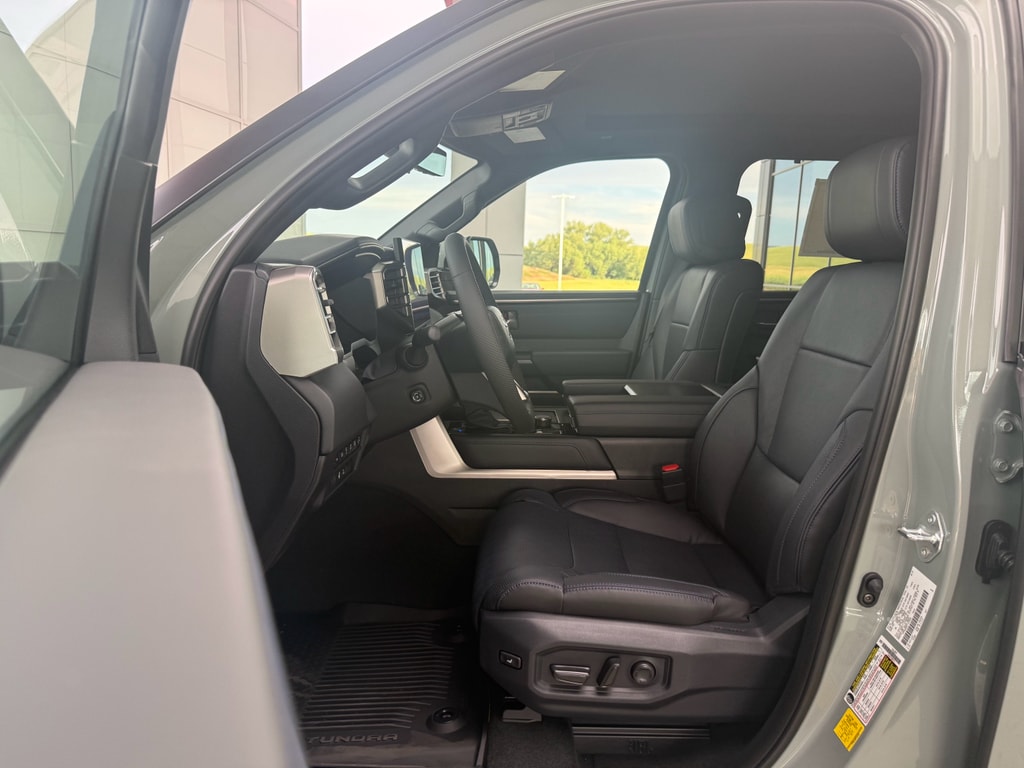 2026 Toyota Tundra Platinum - Photo 15
