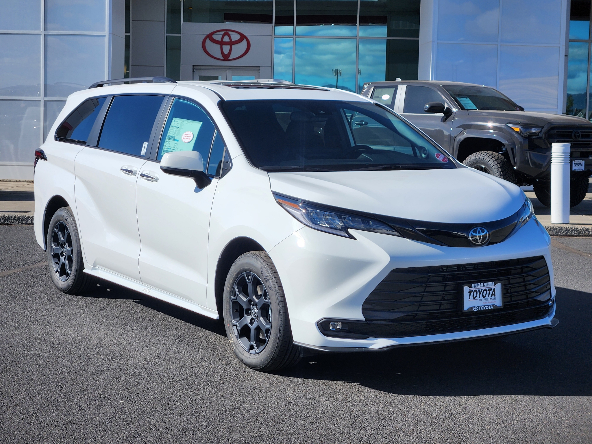 2026 Toyota Sienna Woodland Edition
