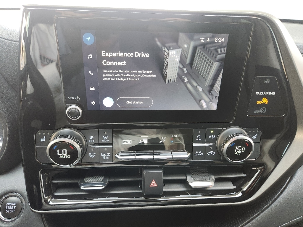 2023 Toyota Highlander LE - Photo 17
