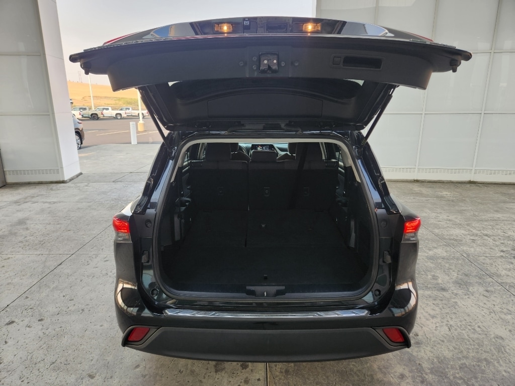 2023 Toyota Highlander LE - Photo 7