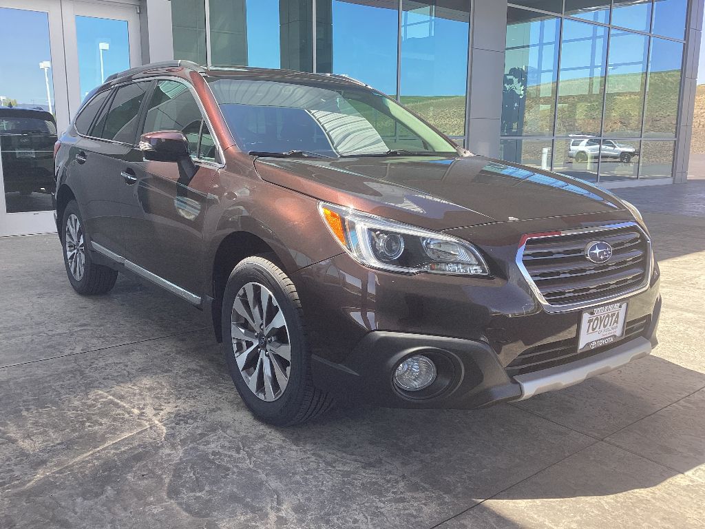 2017 Subaru Outback Touring photo 2