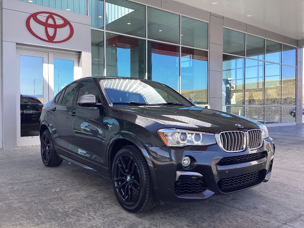 Used 2017 BMW X4 M40i with VIN 5UXXW7C58H0U25988 for sale in Pullman, WA