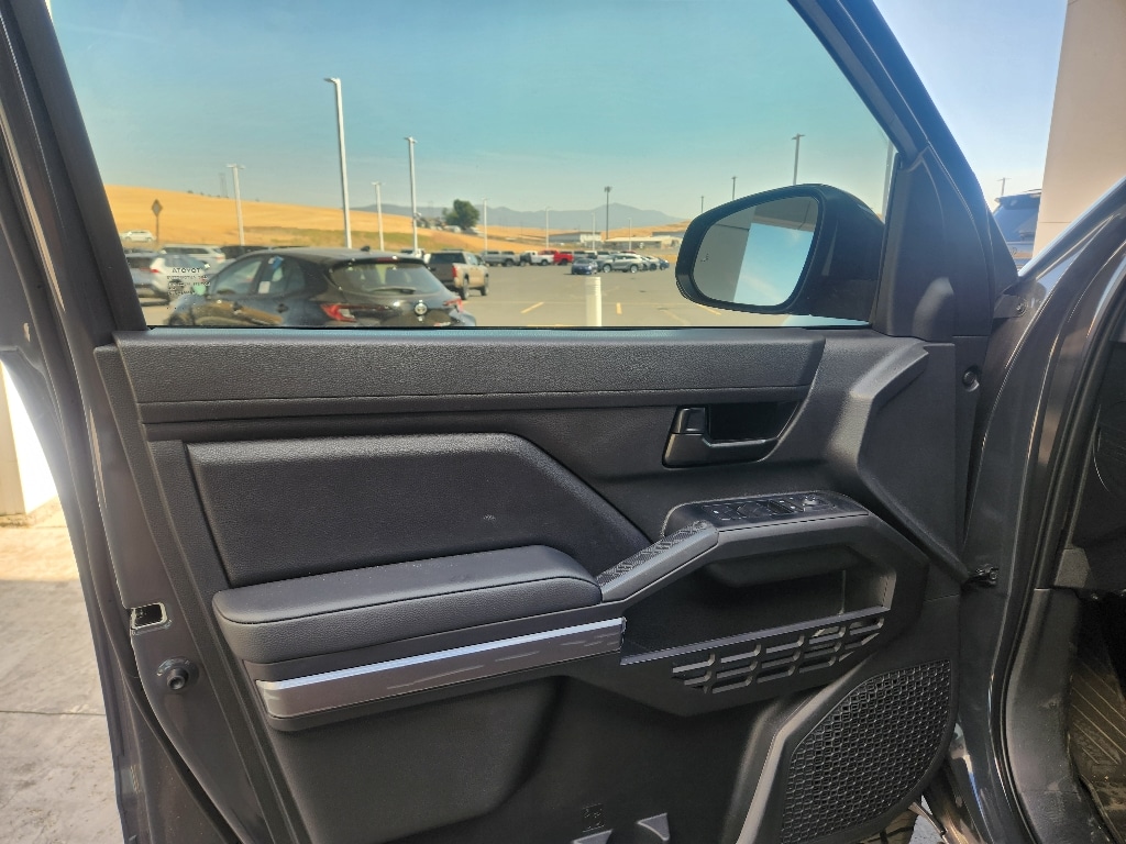2026 Toyota Tacoma SR5 - Photo 12