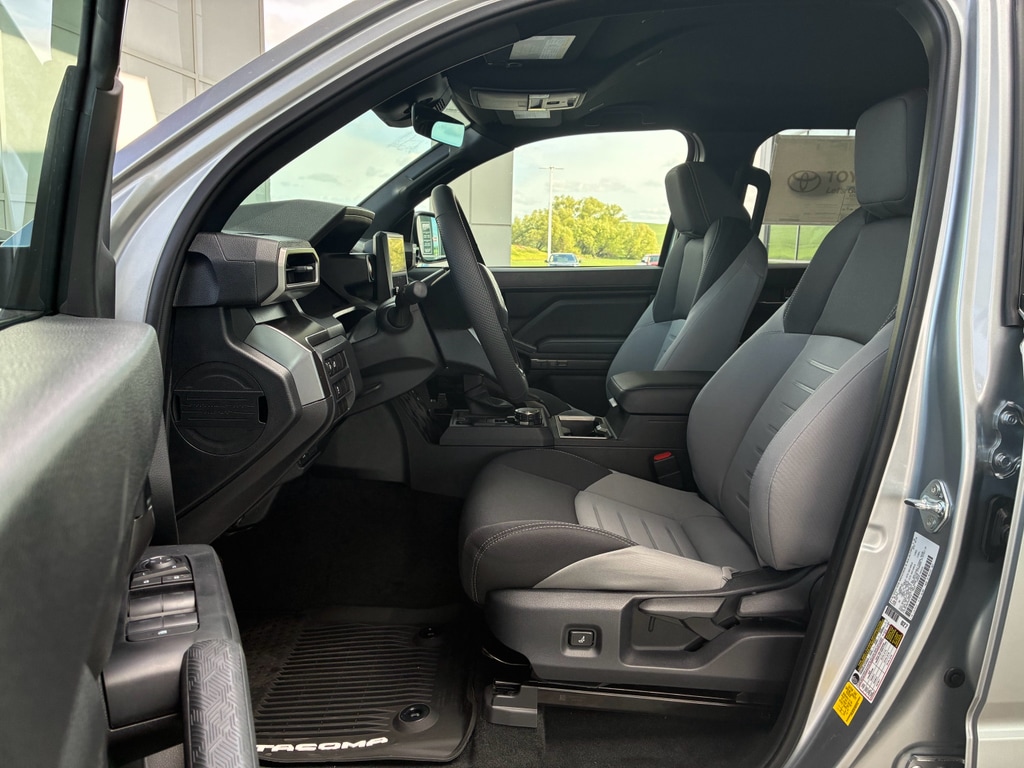 2026 Toyota Tacoma TRD Sport - Photo 14