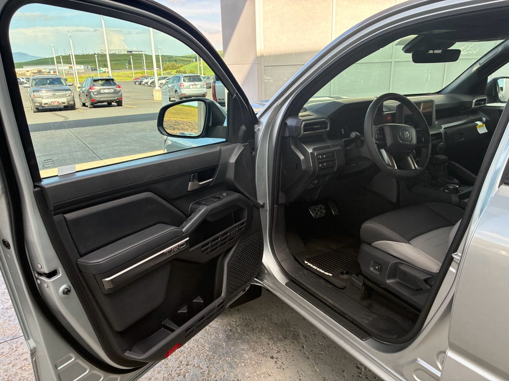 2026 Toyota Tacoma TRD Sport - Photo 13