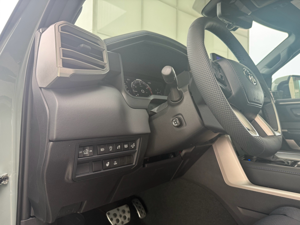 2026 Toyota Tundra Platinum - Photo 16