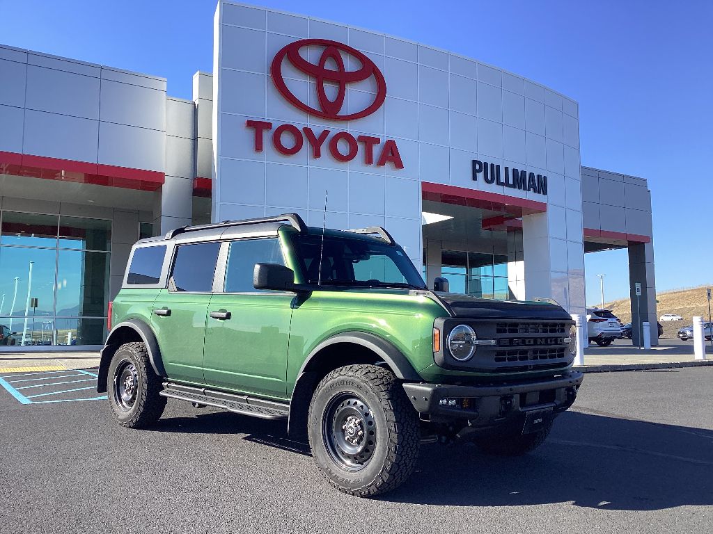 2022 Ford Bronco 4-Door Black Diamond's photo