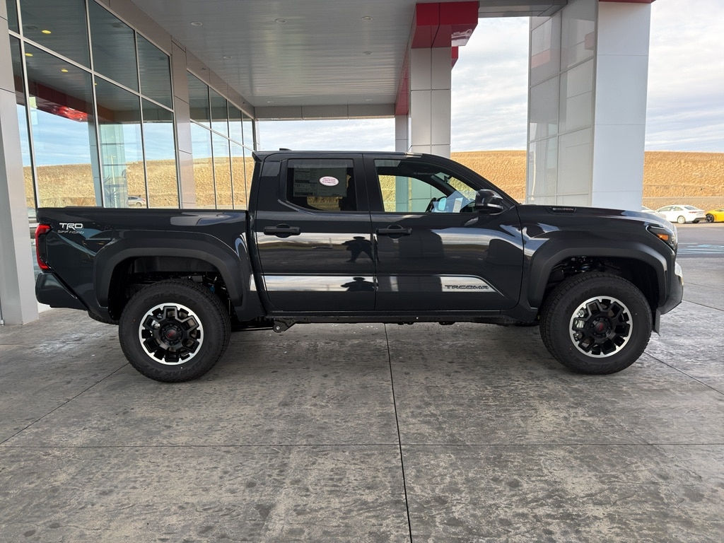2025 Toyota Tacoma TRD Off Road - Photo 10