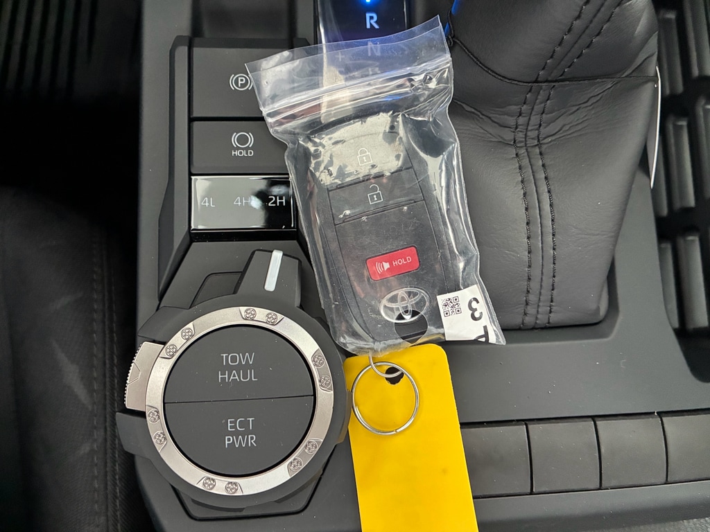 2026 Toyota Tacoma SR5 - Photo 24