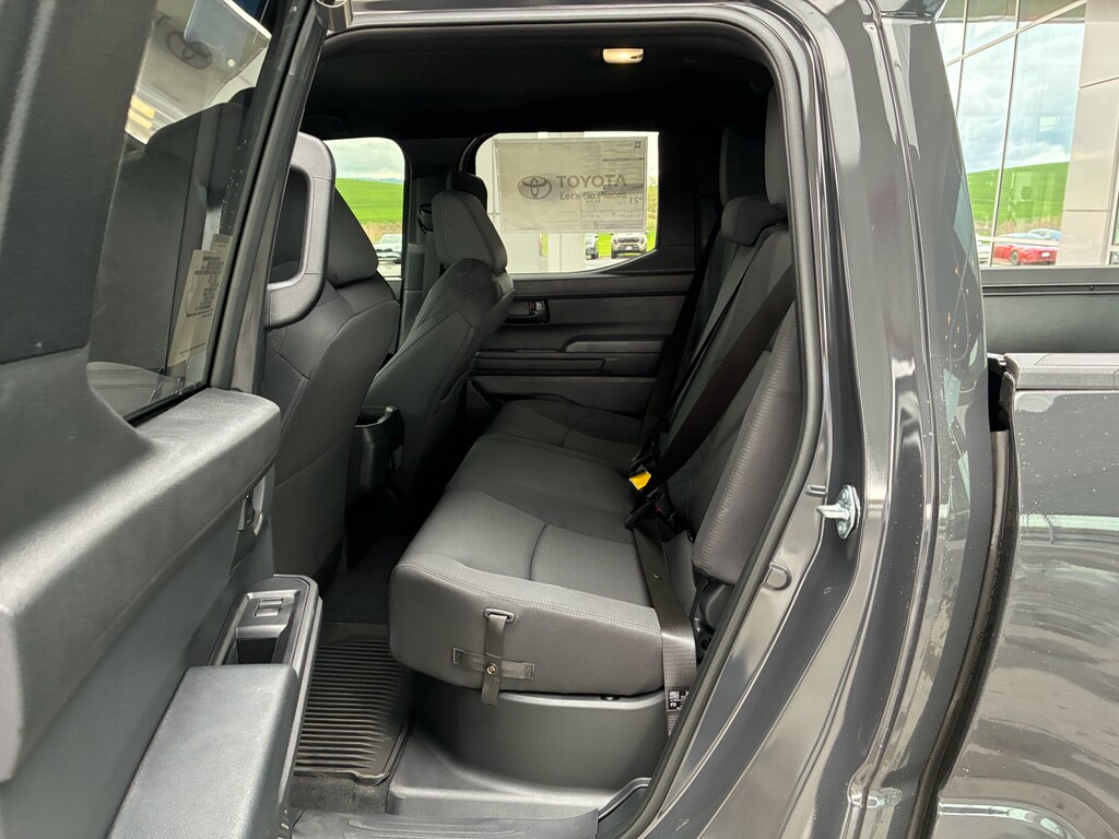 2026 Toyota Tacoma SR5 - Photo 17