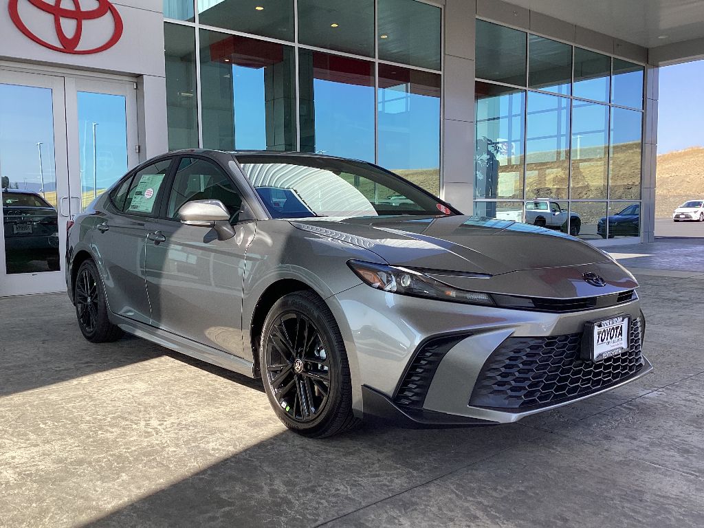 2025 Toyota Camry SE photo 2