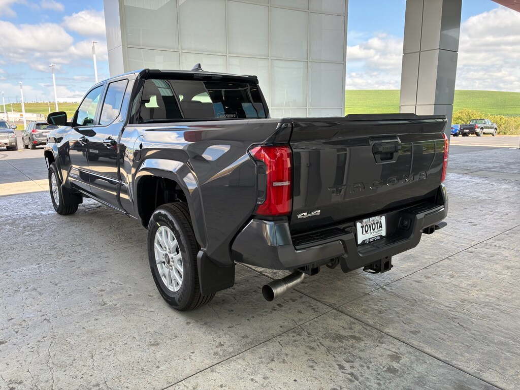 2026 Toyota Tacoma SR5 - Photo 4