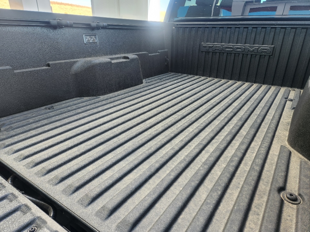 2026 Toyota Tacoma SR5 - Photo 8