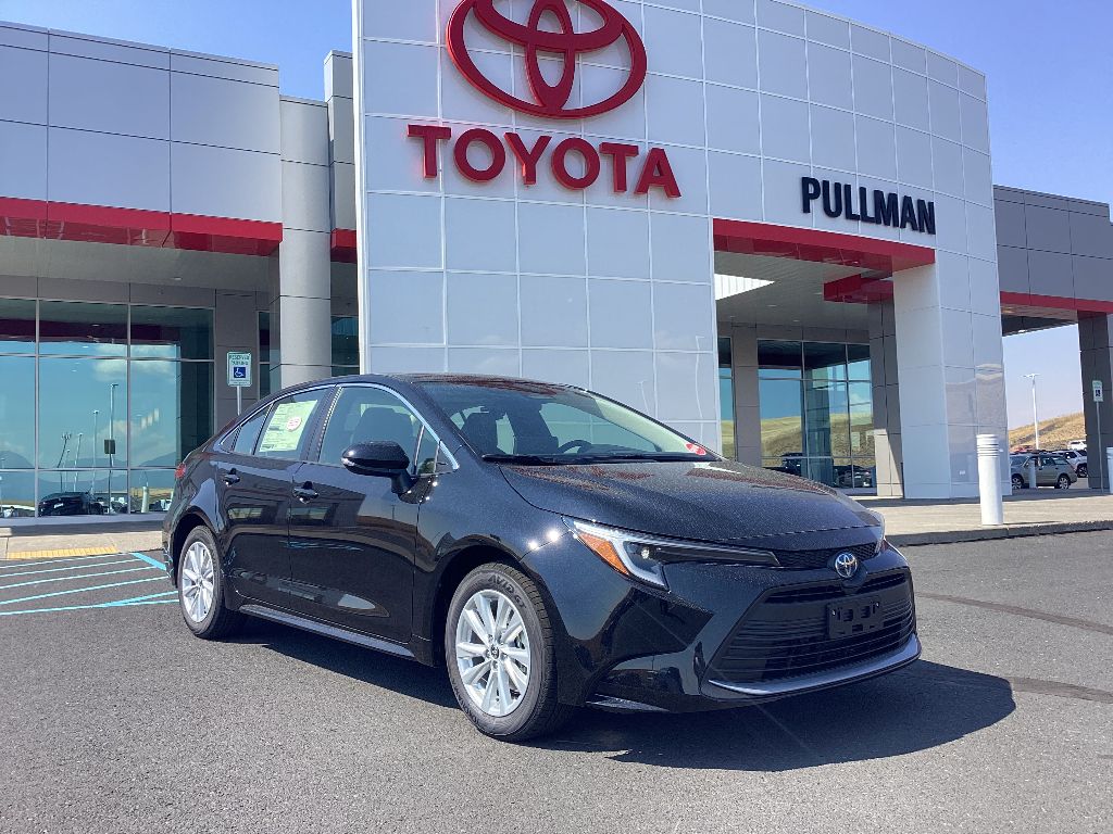 2025 Toyota Corolla XLE's photo