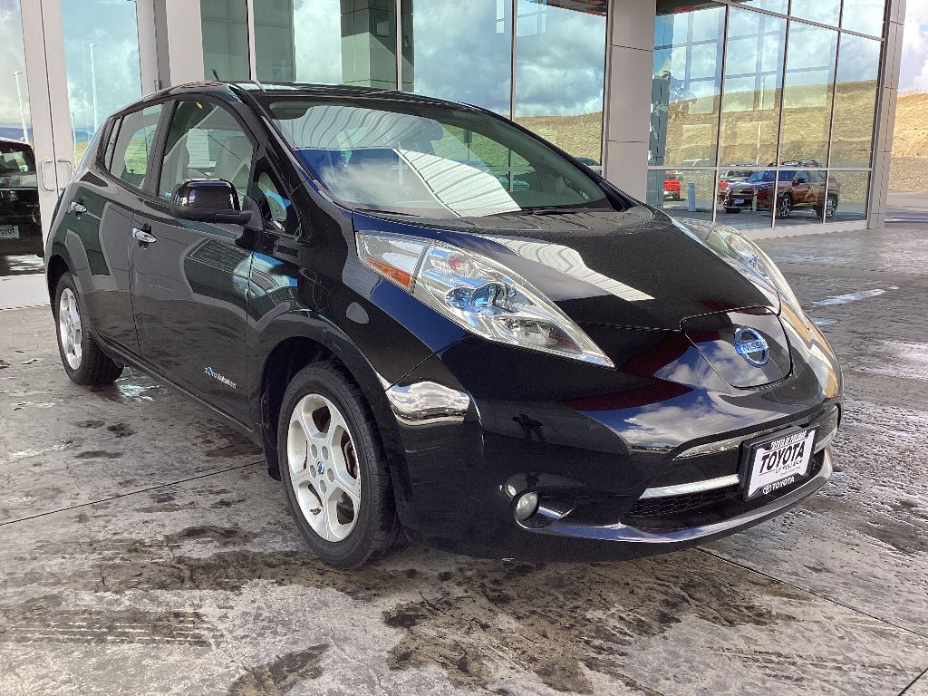 Used 2013 Nissan LEAF SV with VIN 1N4AZ0CP7DC402627 for sale in Pullman, WA