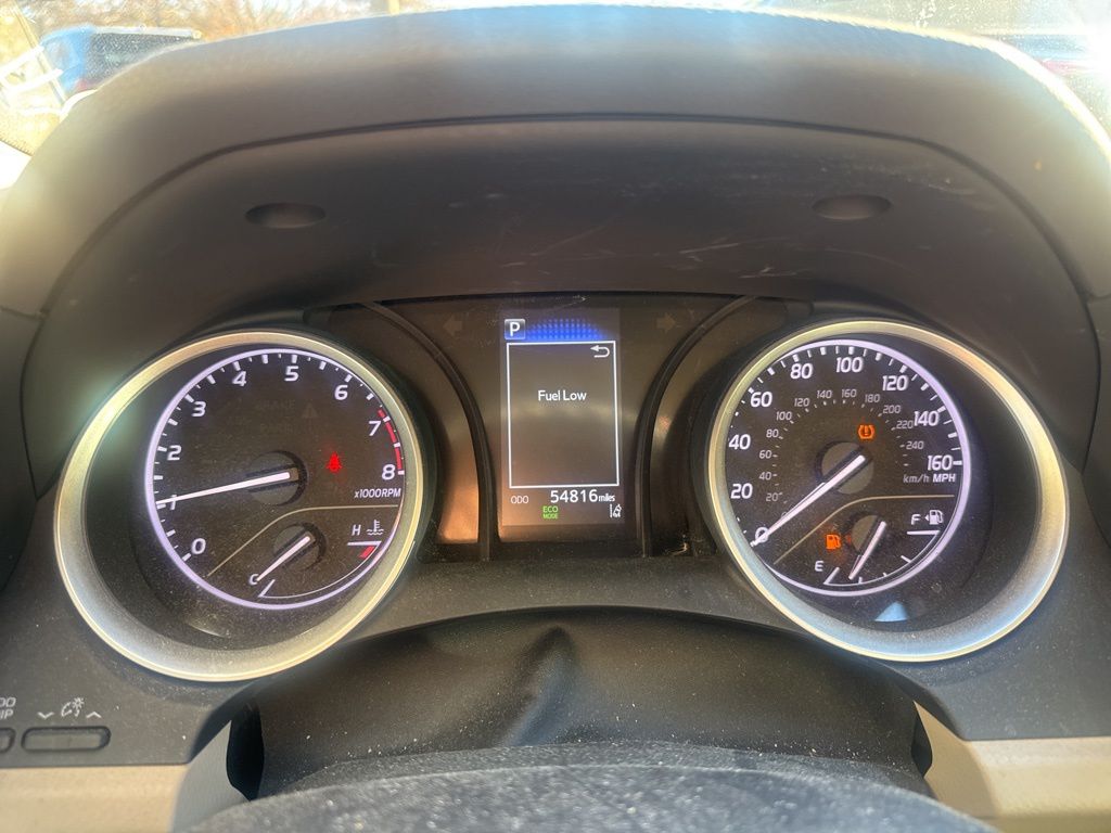 2022 Toyota Camry LE photo 3