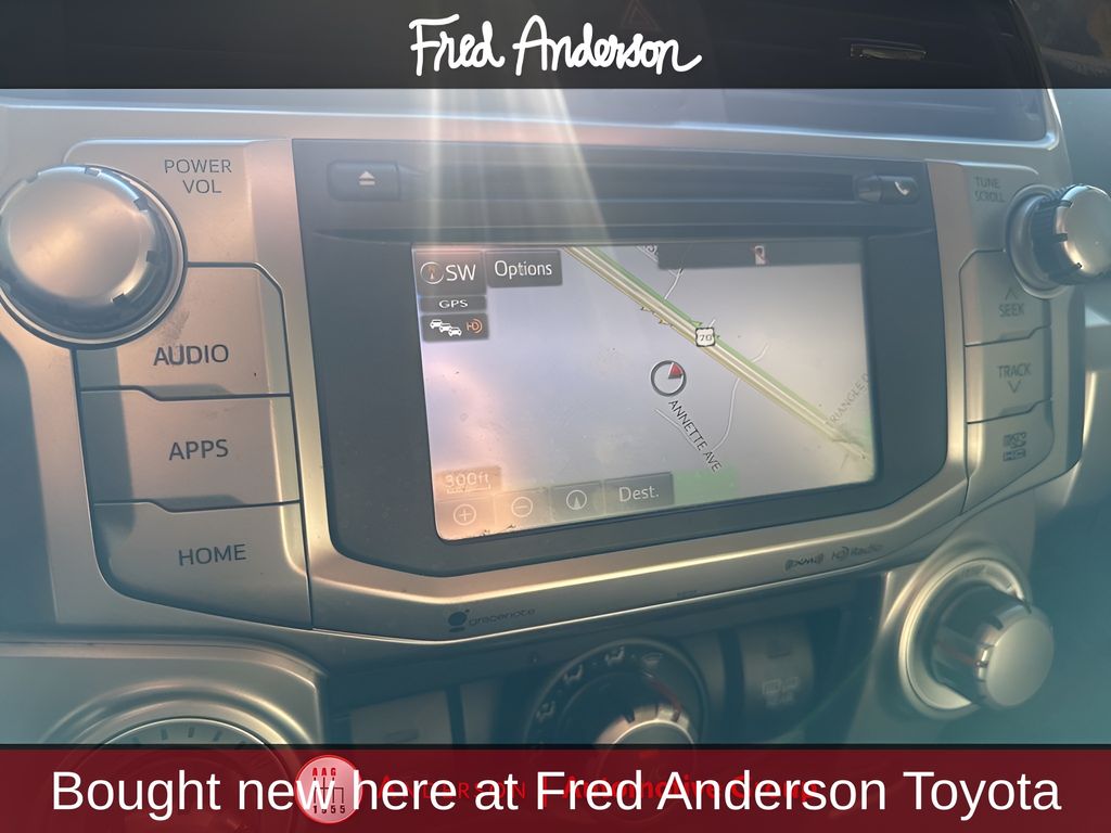 2017 Toyota 4Runner SR5 Premium photo 4