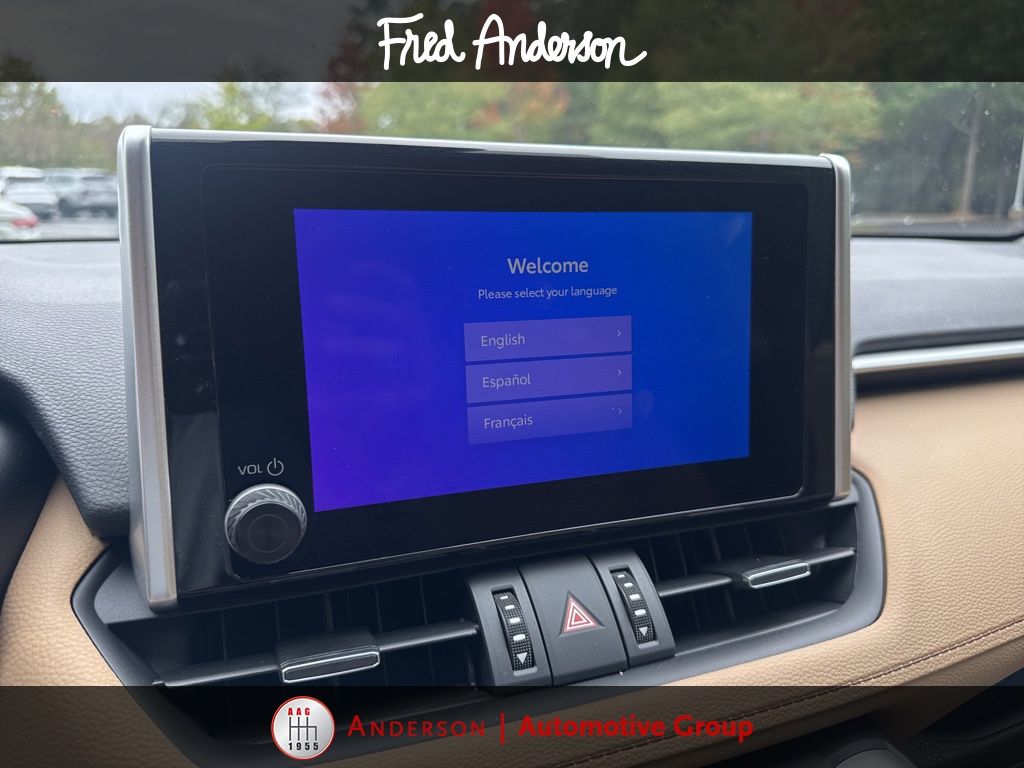 2025 Toyota RAV4 XLE Premium photo 4
