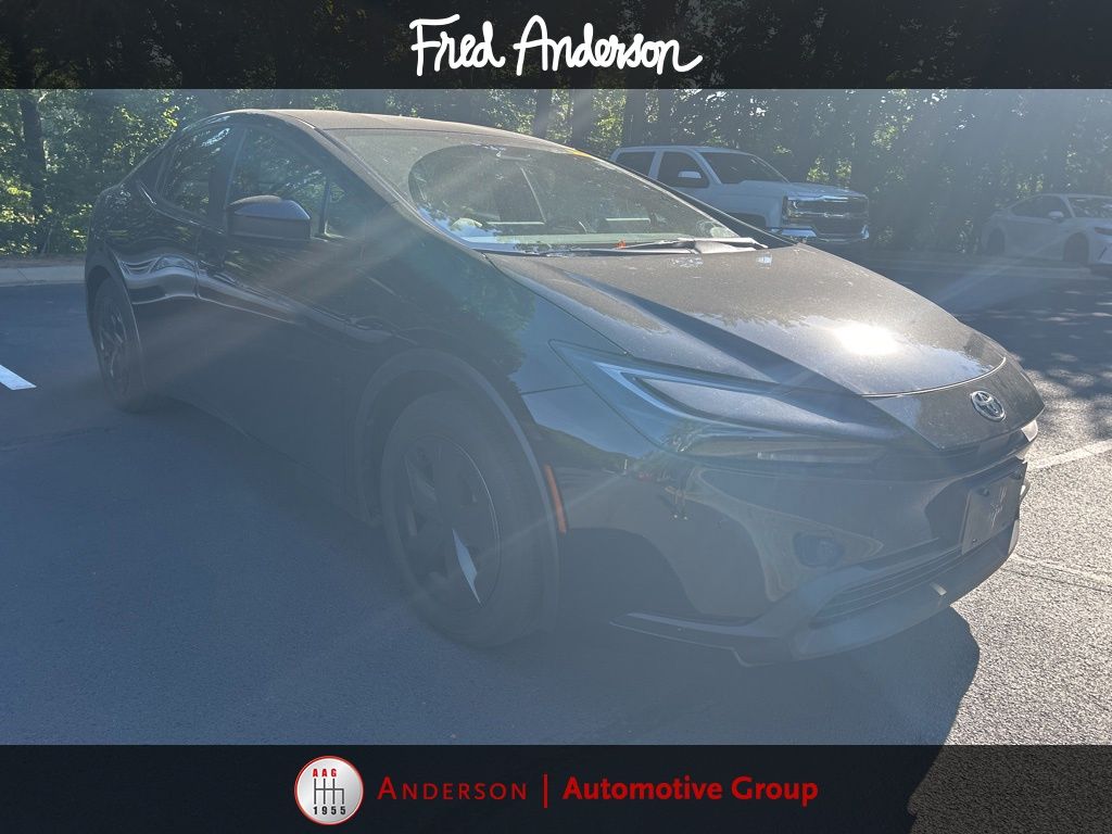 2026 Toyota Prius LE FWD's photo