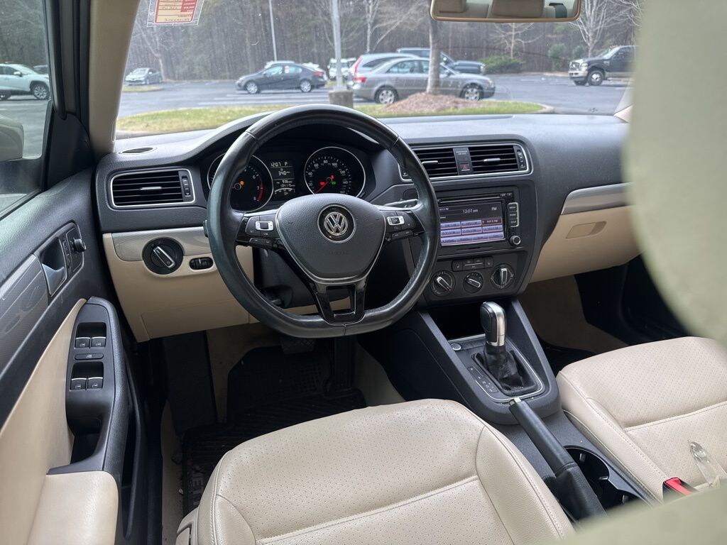 Used 2015 Volkswagen Jetta 1.8T SE Sedan