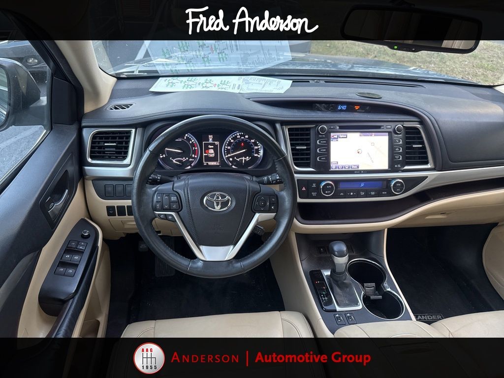 2015 Toyota Highlander XLE photo 2