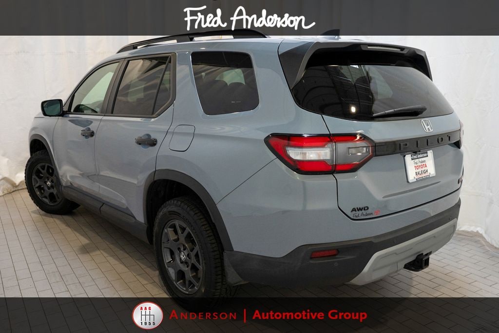 Used 2024 Honda Pilot TrailSport SUV