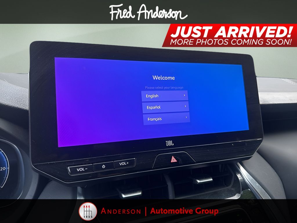 2023 Toyota Venza Limited photo 4