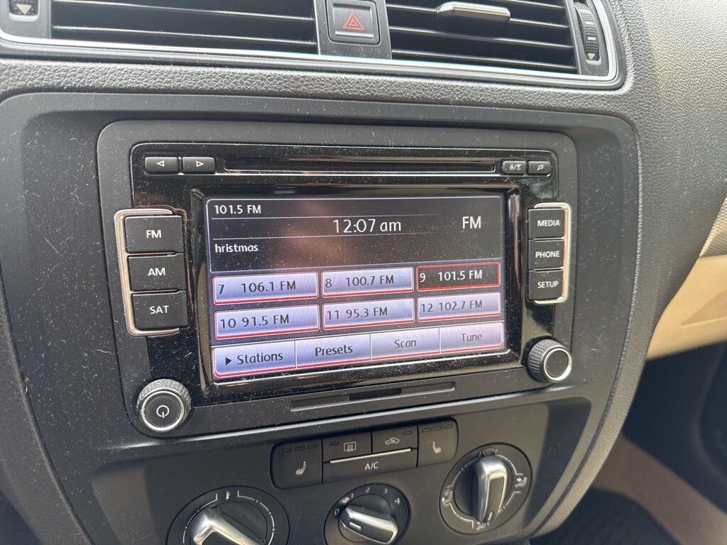 Used 2015 Volkswagen Jetta 1.8T SE Sedan