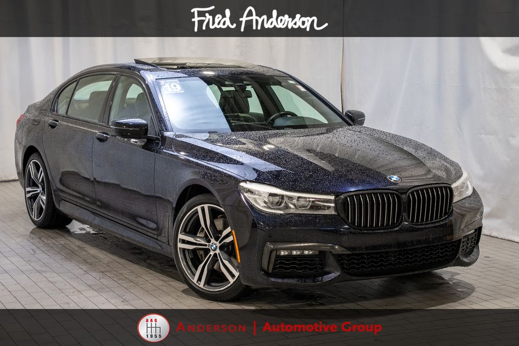 2019 BMW 7 Series 740i's photo