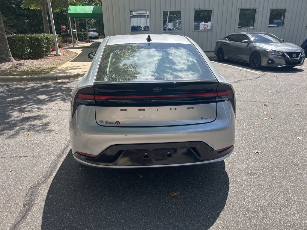 2026 Toyota Prius XLE photo 4