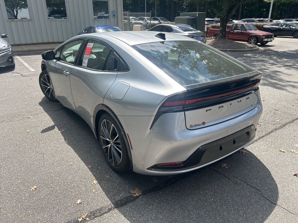 2026 Toyota Prius XLE photo 3