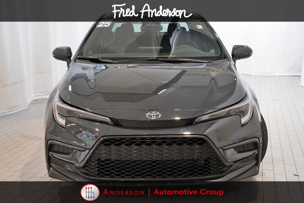2025 Toyota Corolla SE photo 3