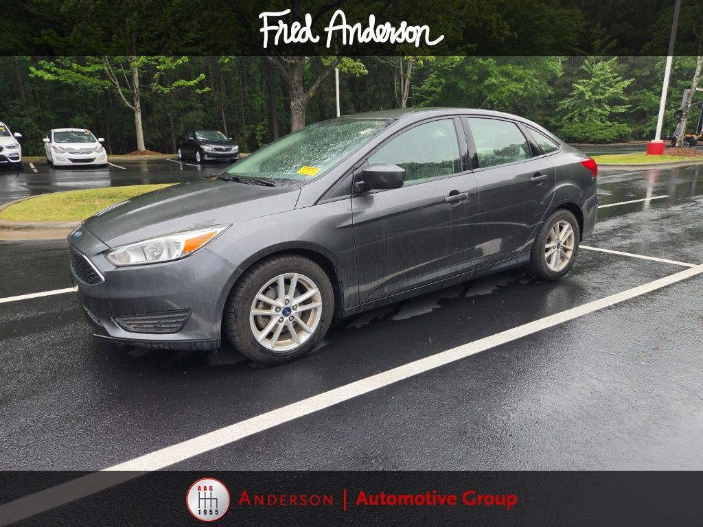2018 Ford Focus Sedan SE's photo