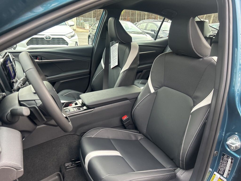 New 2026 Toyota Camry SE Sedan