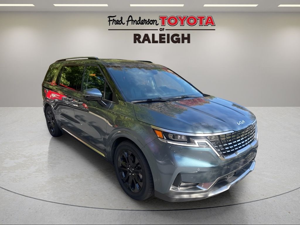 Used 2023 Kia Carnival SX Prestige Minivan/Van