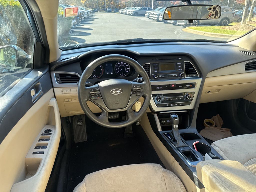 2017 Hyundai Sonata Base photo 2
