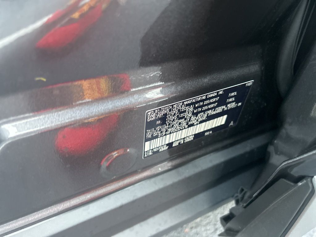 2025 Toyota RAV4 XLE photo 4