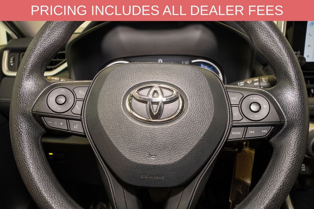 2025 Toyota RAV4 LE - Photo 16