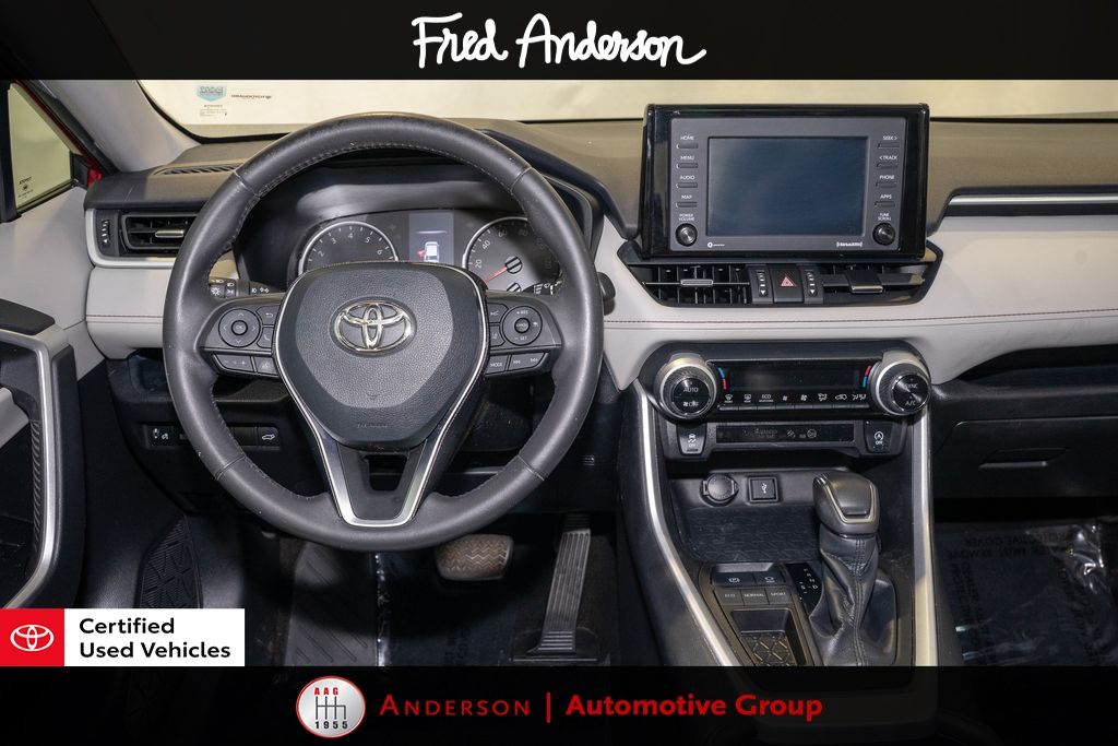 2021 Toyota RAV4 XLE Premium photo 2
