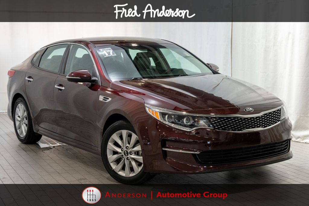 2017 Kia Optima EX AT's photo