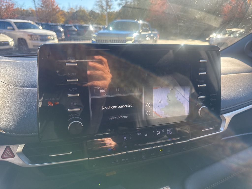 2022 Toyota Sienna Woodland Edition XLE photo 4