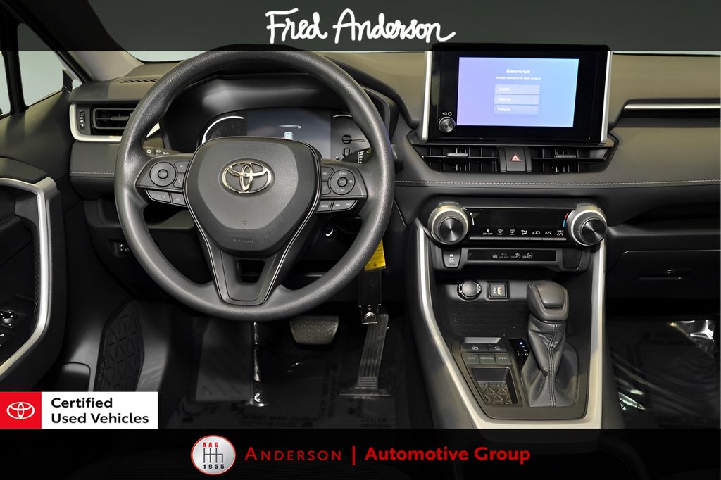 2023 Toyota RAV4 LE photo 2